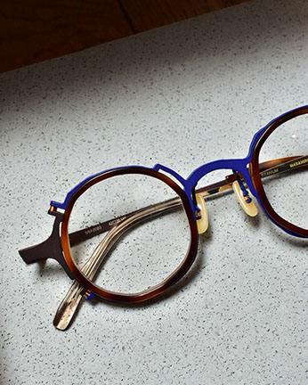 Unfinished Art / 未完成のアートBeautiful Lines - A form born out of raising a question to perfection Designer Masahiro Maruyama